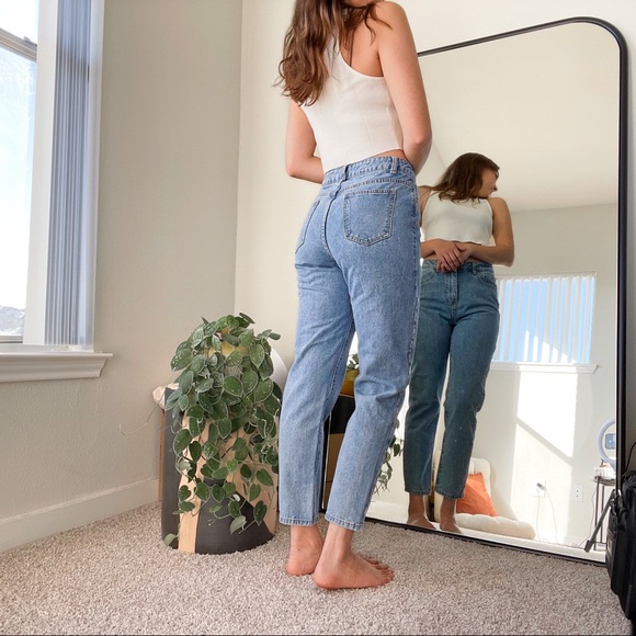 SHEIN High Rise Cropped Mom Jeans - Picture 3 of 6